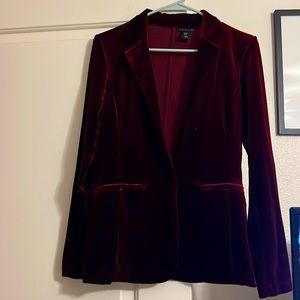 Tahari burgundy velvet blazer